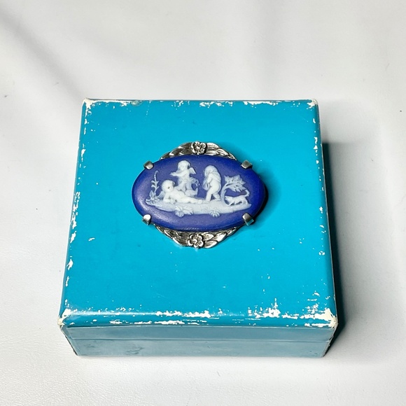 Vintage Birks Sterling Wedgwood Brooch w/Box - Picture 1 of 9